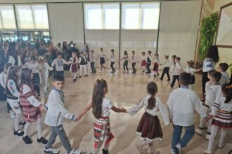 foto elevii de la scoala gimnaziala mihai eminescu din costinesti au celebrat multiculturalitatea dobrogei 68f23f42596f8