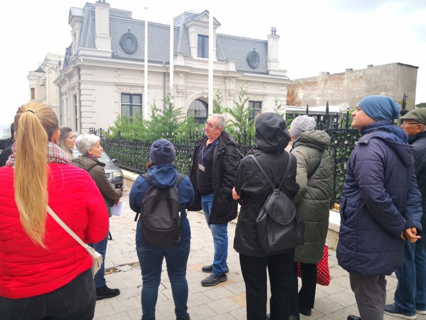 Reîntoarcerea la Splendoarea Constanței Interbelice, sub îndrumarea dr. Cristian Cealera de la Muzeul Național de Istorie și Arheologie. Descoperă detalii despre următorul tur! 1 foto farmecul constantei interbelice readus la viata de dr cristian cealera de la muzeul national de istorie si arheologie cand are loc urmatorul tur 68f3bae948752