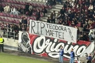 foto galeria lui rapid a afisat bannere in memoriam pentru tragediile care au zguduit romania rip teodora maftei referinte catre incidentel 6903c846c4294