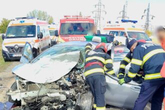 foto groaznic accident rutier in slobozia patru persoane ranite in urma unui carambol cu patru masini implicate 68f4c61520a06
