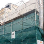 Restaurarea unei bijuterii arhitecturale din Centrul Vechi al Bucureștiului: Stelian Bujduveanu subliniază importanța acestei acțiuni. 2 foto o cladire de patrimoniu din centrul vechi din bucuresti intra in reconstructie stelian bujduveanu este o interventie necesara 690219956e239