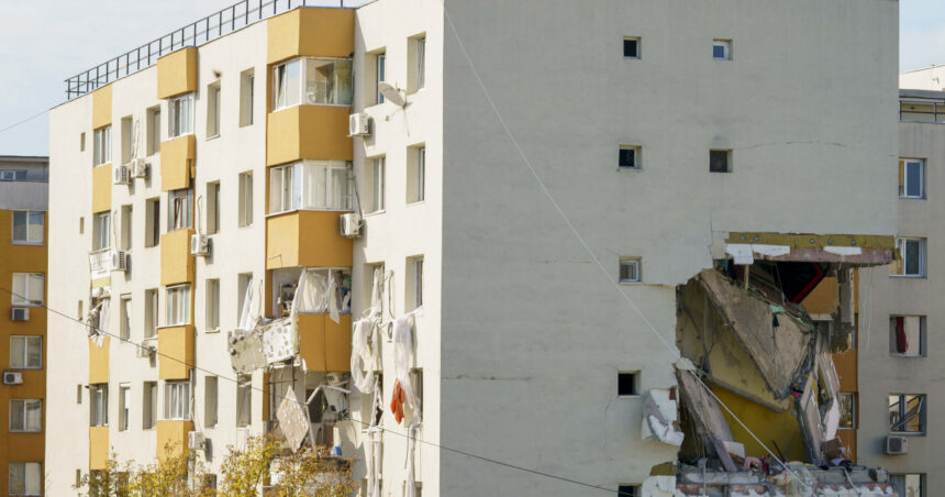 foto primele 4 familii afectate de explozia din rahova mutate in locuinte mobilate si utilate 111 de persoane sunt cazate in hoteluri 68f65ee41d6f6