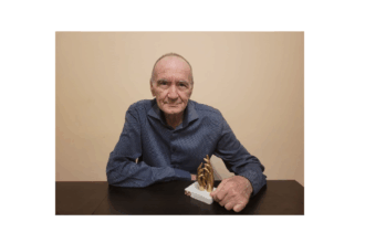 foto restauratorul dan mihai ionescu de la muzeul de istorie nationala si arheologie constanta recompensat cu trofeul maini de aur 2025 68ff6ab7b2b23