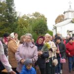 Sărbătoare spirituală: Cumpăna a cinstit hramul Bisericii Sfânta Cuvioasă Parascheva 3 foto sarbatoare duhovniceasca cumpana a sarbatorit hramul bisericii sfanta cuvioasa parascheva 68ee4acb100dc