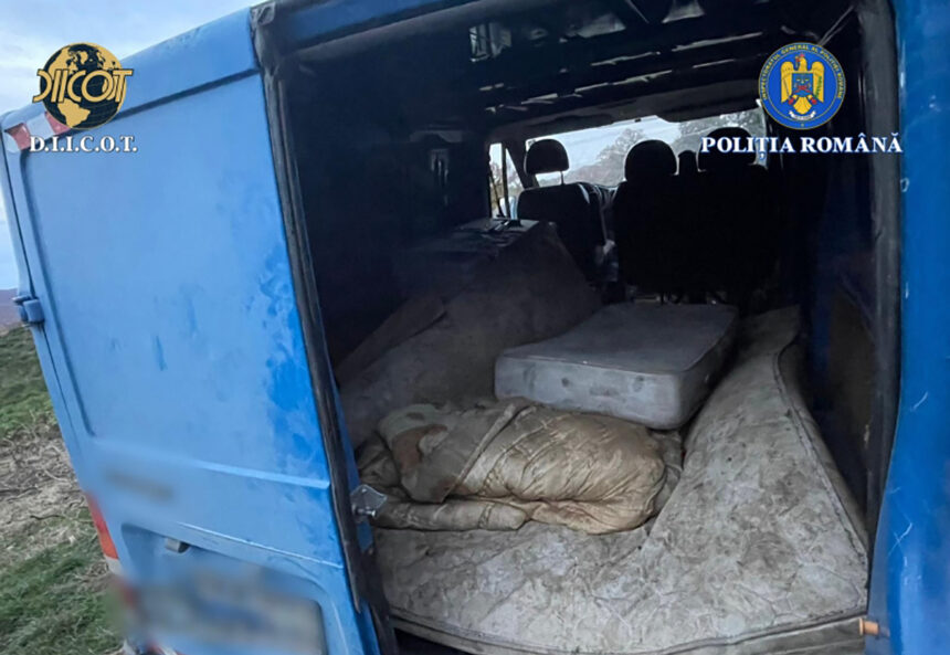 Captivi ai disperării: Doi bărbați îi exploatau, dar poliția a intervenit pentru a le reda libertatea – descoperiți dormind într-o mașină, obligați să cerșească și să muncească fără pauze. 1 foto sclavi explotati de doi barbati salvati de politisti dormeau intr o masina erau trimisi la cersit si pusi la munca fara zile libere 69022df5823ec