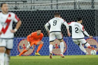foto si video as despre andrei ratiu cel mai frumos titlu dupa ce romanul a fost decisiv in 9013 pentru rayo vallecano 68fb13856feb0