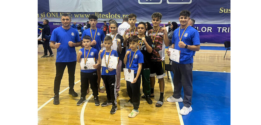 Sportivii de la CS Medgidia strălucesc pe scena Cupei Campionilor la Kickboxing din Pitești: Descoperă performanțele lor remarcabile! 1 foto sportivii cs medgidia pe podiumul cupei campionilor de kickboxing de la pitesti iata rezultatele obtinute 68ff834d217a5