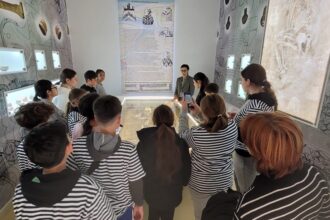 foto sute de elevi din judetele constanta si calarasi au vizitat muzeul axiopolis cernavoda in cadrul programului scoala altfel tururi ghidate si ateliere de creatie au stimulat imaginatia copiilor 68ff591ce24a4