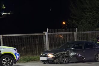 foto video accident la medgidia in zona berarie doua masini s ar fi tamponat in sensul giratoriu de langa pod 68e95946d838c