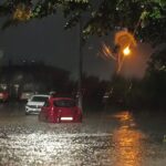 Noaptea devastatoare în Constanța: Inundații catastrofale și oameni prinși în mașini! 2 foto video furtuna a facut prapad in judetul constanta noaptea trecuta strazi si subsoluri de case inundate persoane blocate in autoturisme 68e0b256913d9