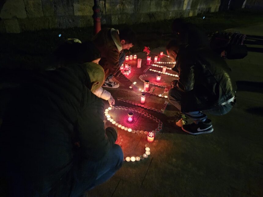 Marș de omagiu la Constanța, marcând 10 ani de la tragedia din Clubul Colectiv 1 foto video mars de comemorare la constanta la 10 ani de la incendiul din clubul colectiv 690397a851eea