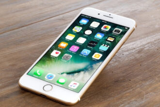 furt ca n filme la vivo un minor a sustras un iphone sub ochii vanzatoarei 69014879a2a8c