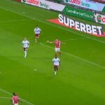 Intervenția spectaculoasă a lui Koljic: un moment de neuitat, demn de un joc video! 2 galerie foto asa ceva nu vezi nici in jocurile video interventia fantastica prin care koljic a respins un gol ca si facut 68f52ba816ecd