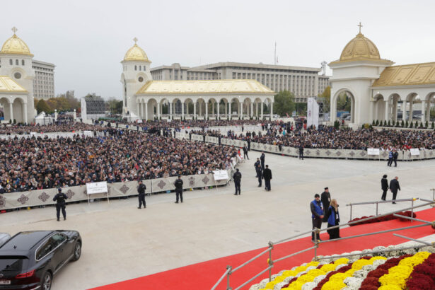 galerie foto cele mai impresionante momente de la inaugurarea catedralei nationale surprinse in imagini 68fe1a320285e