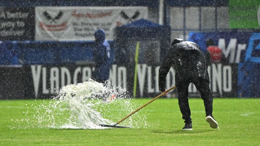 „Cele mai impresionante momente din confruntarea de polo Unirea Slobozia - Dinamo: „Fotbalul nu își are locul aici”” 1 galerie foto cele mai tari imagini din meciul de polo unirea slobozia dinamo nu se poate vorbi de fotbal 68e0b8b25b64b