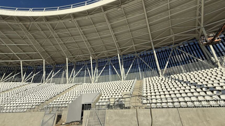 "Spectacolul arhitectural al României: Pregătirile pentru deschiderea unei veritabile bijuterii în Superligă!" 1 galerie foto noua arena bijuterie din romania vor sa o inaugureze in noul sezon din superliga 68dd3bba8eec4