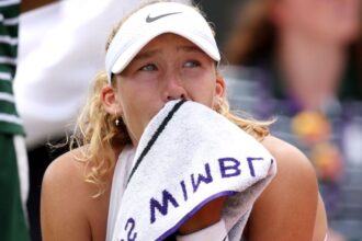galerie foto revelatia de 18 ani a rusiei si a pierdut cumpatul in wta la wuhan ce a putut sa spuna in auzul tuturor 68e6177a2d0a3