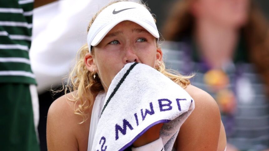 Reacția surprinzătoare a tinerei speranțe ruse în WTA, la Wuhan: Ce declarație neașteptată a făcut în fața tuturor! 1 galerie foto revelatia de 18 ani a rusiei si a pierdut cumpatul in wta la wuhan ce a putut sa spuna in auzul tuturor 68e6177a2d0a3