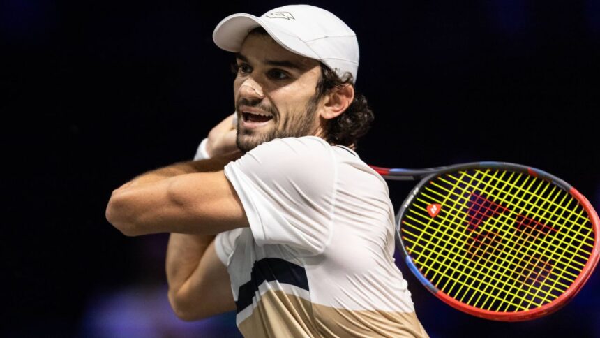 Surpriză la Paris: Vacherot, noua stea a tenisului, îl înfruntă pe adversarul care l-a învins pe Alcaraz! 1 galerie foto surpriza la paris revelatia momentului in tenis vacherot l a invins pe tenismenul care l a eliminat pe alcaraz 690470df37860