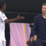 Vinicius în flăcări! Reacția surprinzătoare a brazilianului după înlocuirea sa în meciul Real - Barcelona 2 galerie foto vinicius a rabufnit reactia ciudata a brazilianului dupa ce a fost schimbat in real barcelona 68fe5803bde60