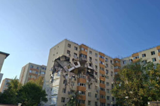 galerie fotovideo explozie puternica intr un bloc din rahova in bucuresti doi morti si zeci de persoane ranite au fost activate planurile rosu si alb 68f1f803ac43c