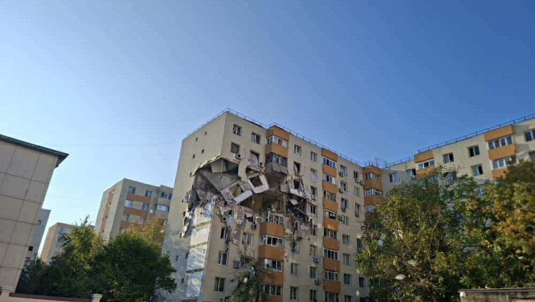 Tragedie în Rahova: Explozie devastatoare într-un bloc din București, cu două vieți pierdute și numeroși răniți; intervenția de urgență a fost declanșată. 1 galerie fotovideo explozie puternica intr un bloc din rahova in bucuresti doi morti si zeci de persoane ranite au fost activate planurile rosu si alb 68f1f803ac43c