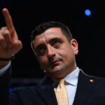 George Simion îl etichetează din nou pe Nicușor Dan: „Ne facem de râs în fața tuturor” 2 george simion il face inca o data autist pe presedintele nicusor dan suntem de rasul lumii 68e2ba6f92e76