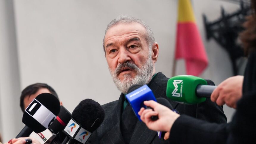 Gigi Becali a dezvăluit formula de început a FCSB-ului pentru confruntarea cu Bologna! Ce mistere persistă? 1 gigi becali a dezvaluit echipa de start a lui fcsb din meciul cu bologna care sunt singurele necunoscute 68f9432207ed3