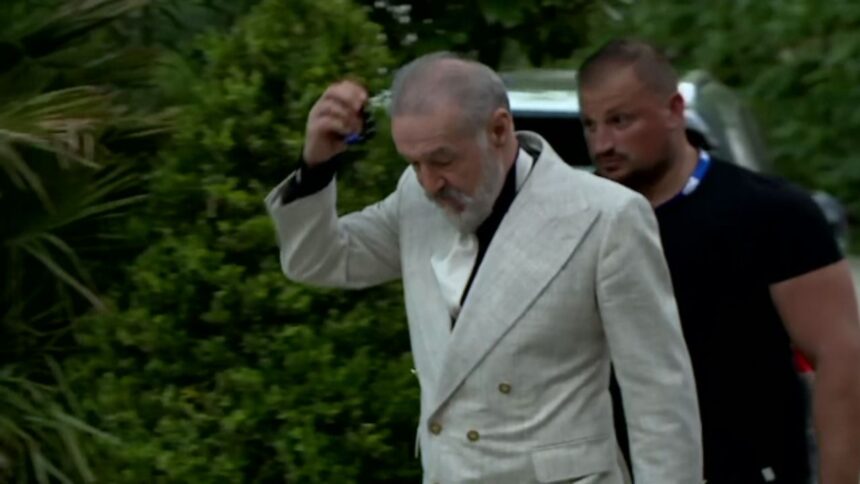 Gigi Becali a luat cuvântul la TV și l-a criticat dur pe un jucător de la FCSB: „El a decis soarta meciului. De acum înainte, va face valuri!” 1 gigi becali a intervenit in direct la tv si a facut praf un jucator de la fcsb el a pierdut meciul o sa rupa banca de acum 68fa7c1d9dfe6