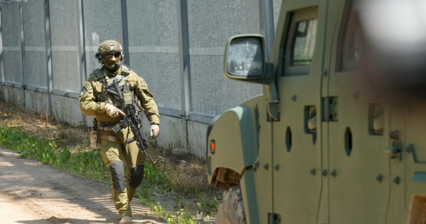 Grănicerii polonezi au dat peste un tunel utilizat pentru migrarea clandestină dinspre Belarus 1 granicerii polonezi au descoperit un tunel folosit pentru treceri ilegale ale frontierei din belarus 68f3cda2c62ac