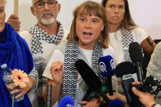 greta thunberg a folosit fotografia unui ostatic israelian pentru a denunta tratamentul crud aplicat prizonierilor palestinieni 68e6b7240990a