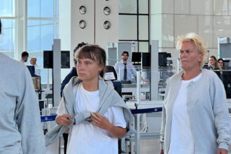 greta thunberg si peste 170 de activisti numiti de israel provocatori au fost deportati in grecia si slovacia 68e3d96e32b4c