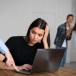 Hărțuirea profesională: Cum pot angajatorii să protejeze și ce soluții au victimele? 2 hartuirea la locul de munca un fenomen tot mai des intalnit ce obligatii au angajatorii si ce pot face angajatii abuzati 69002094517ae