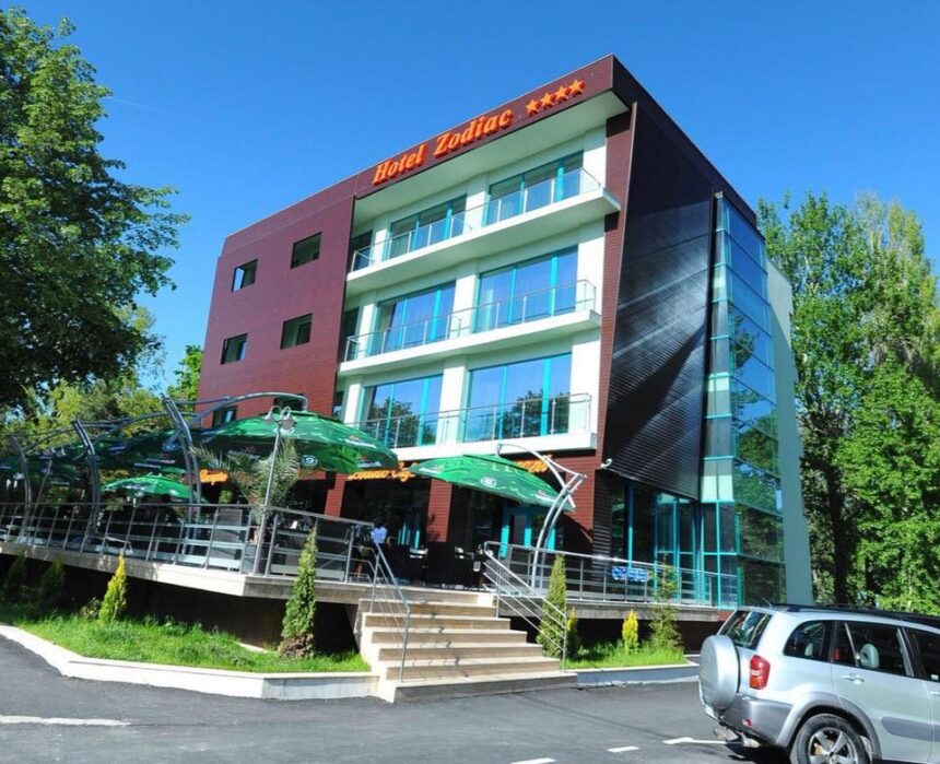 Hotelul Zodiac, disponibil pentru achiziție la prețul de 5 milioane de euro, își schimbă fața cu ajutorul Sofra – Restaurant Turcesc 1 hotelul zodiac scos la vanzare pentru 5 milioane de euro se reinventeaza sub semnatura sofra turkish restaurant 68e0d7fa7b9ee