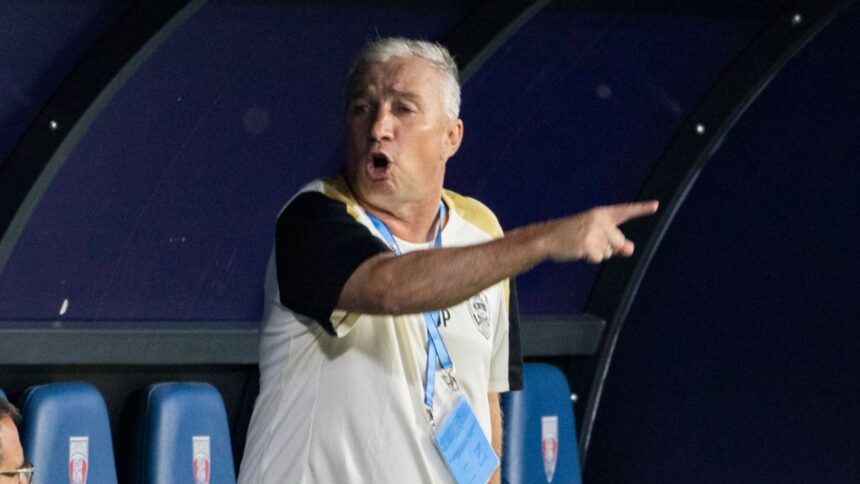 Dan Petrescu l-a trecut cu vederea, dar goalkeeperul de la CFR Cluj plănuiește o revanșă: solicită o compensație uriașă la FIFA! 1 ignorat de dan petrescu portarul lui cfr cluj pregateste razbunarea cere o suma uriasa la fifa 68f64855904e5