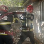 Flăcări devastatoare la o casă din Tulcea 3 incendiu la o locuinta din municipiul tulcea 68dd2aeb89b13