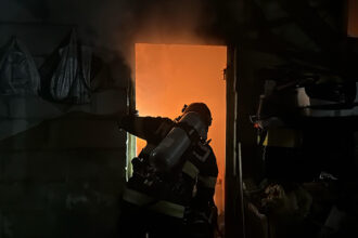 incendiu la un bloc din zona brotacei din constanta peste 20 de persoane evacuate 68f5cde10d208