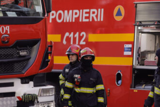 incendiu puternic intr un bloc din centrul iasiului circulatia tramvaielor este blocata in zona 68e4ffa00485c