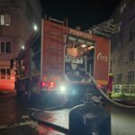 Flăcări devastatoare într-un apartament din Constanța: un bărbat salvat și dus la spital, iar 12 locatari au fugit la timp. 3 incendiu puternic la un apartament din constanta un barbat resuscitat si transportat la spital 12 persoane s au autoevacuat 68e88d38ab624