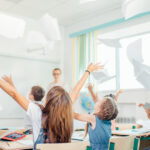 Startul vacanței de toamnă 2025: Elevii se bucură de prima pauză din an. Ce date sunt stabilite pentru următorul modul de cursuri? 3 incepe vacanta de toamna 2025 elevii intra in prima pauza a anului scolar cand este programat al doilea modul de cursuri 68fb06baea13b