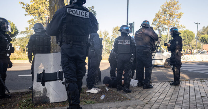 Focuri de armă în Nisa: Doi morți și numeroși răniți într-o tragedie îngrozitoare 1 incident armat la nisa doua persoane au fost ucise iar mai multe au fost ranite 68e123ac2c670