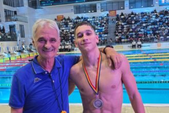 inotatorul matei silivestru de la csm constanta pe podium la cupa andrei nicolescu 69049e67bf1a8