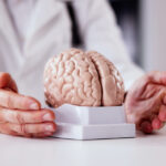 Somnul pierdut: Cum insomnia cronică grăbește deteriorarea minții și amplifică riscurile de demență 2 insomnia cronica accelereaza declinul cognitiv si creste riscul de dementa 68ddfa30926ff