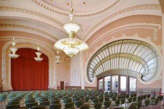 ioan holender va dezvolta un festival international de muzica clasica pentru cazinoul din constanta 68f1877e93df5