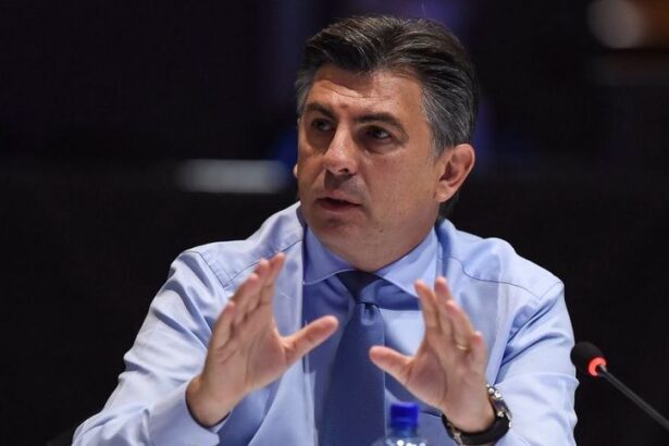 ionut lupescu lauda o echipa din superliga se va bate la titlu 68f1453cd680b