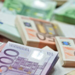 Italia își propune să atragă peste 11 miliarde de euro de la instituțiile financiare și firmele de asigurări pentru a susține bugetul național. 2 italia vrea sa colecteze peste 11 miliarde de euro de la banci si companii de asigurari pentru a finanta bugetul 68f0e7b05c637