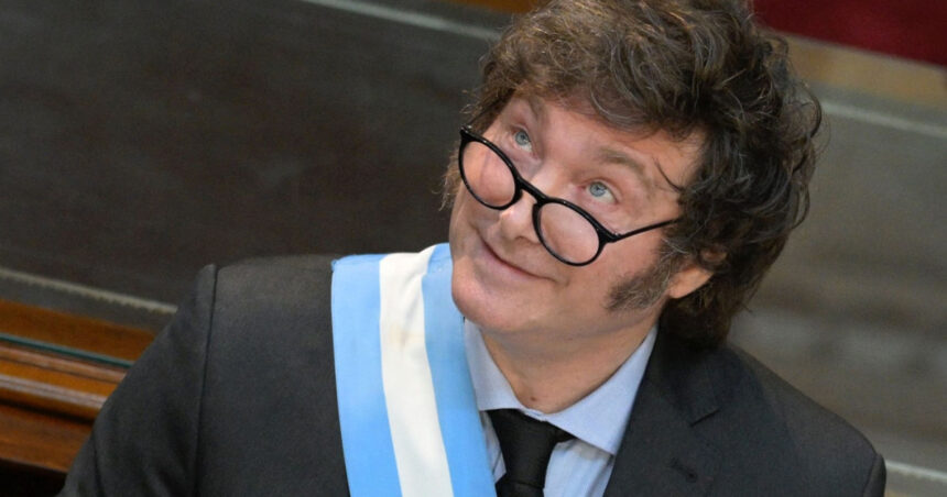 Javier Milei se întâlnește la Casa Albă cu Donald Trump, în urma acordului american de asistență financiară pentru Argentina 1 javier milei face o vizita la casa alba pentru discutii cu donald trump dupa ce sua au acceptat sa acorde sprijin financiar argentinei 68ee72505dfab
