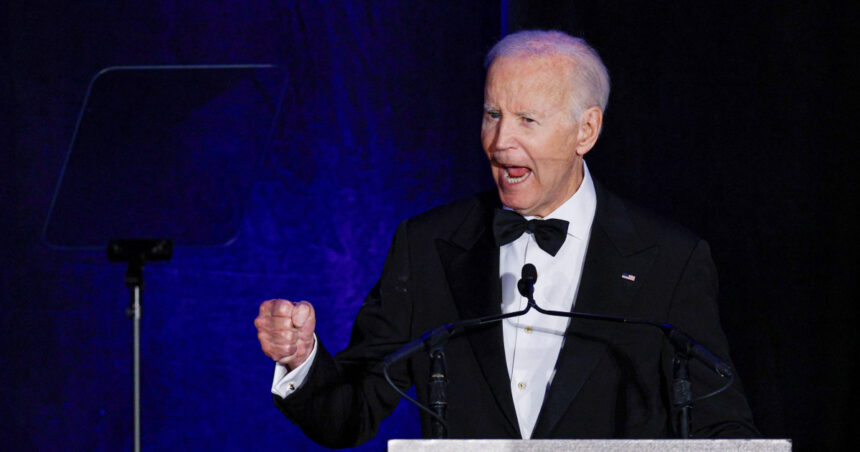 Joe Biden afirmă că națiunea traversează „momente dificile” în vremea lui Donald Trump: „Suntem mai puternici decât orice tiran” 1 joe biden sustine ca tara trece prin zile negre sub presedintia lui donald trump suntem mai puternici decat orice dictator 68ffc00783e67
