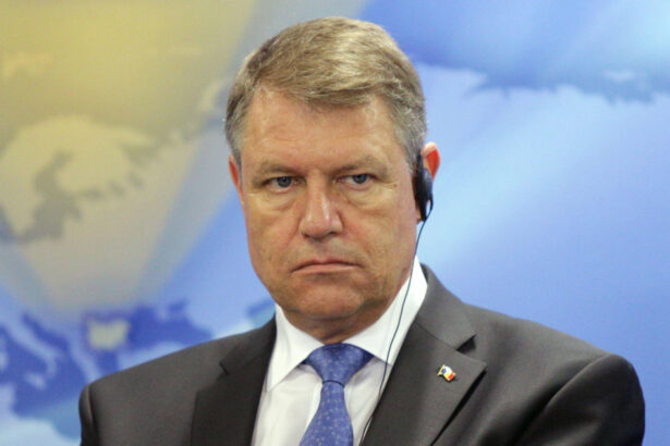 klaus iohannis a fost executat silit de anaf fostul presedinte al romaniei trebuie sa predea cheile casei din sibiu 68dedfbd97a93