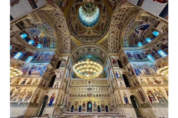 live azi este sfintita catedrala mantuirii neamului cea mai mare biserica din romania vezi aici programul liturgic 68fdc14d94641